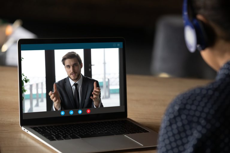 How to Create a Good First Impression at a Virtual Career Fair: Quick Guide for Students