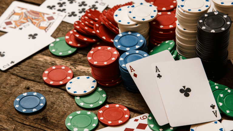 How did online gambling become popular?