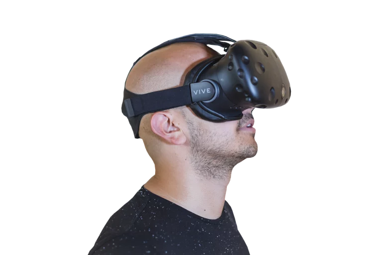 Will Meta Have to Change Strategy to Make the Quest Headsets More Mainstream?