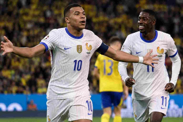 Kylian Mbappé Scores Twice as France Overpowers Sweden in Dominant World Cup Display